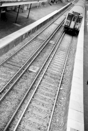 station.jpg (37404 bytes)